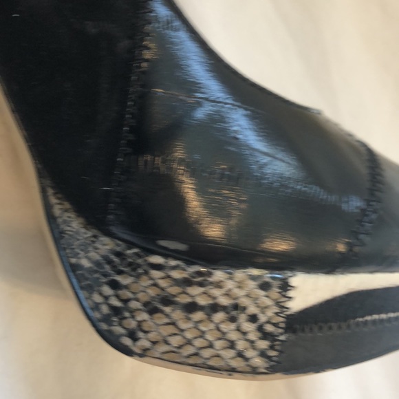 Wild Pairs, multi pattern heels - Picture 6 of 9